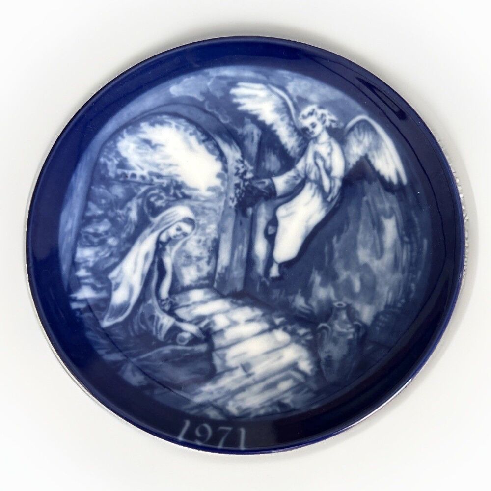 Vintage "The Annunciation" Blue Angel Hanging Plate 7"  Excellent